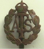 unidentified badge.jpg