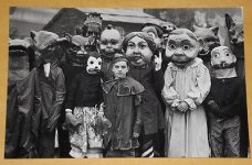 weird-creepy-kids-vintage-photo-strange-halloween-crazy-freaky-pic-odd-rare-v53-1fc56723d965f323.jpg