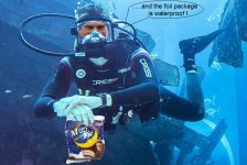 Scuba_underwater_commercial_mudpies.jpg