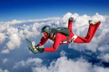 Ken_skydiving_online.jpg