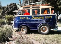 Kens_detecting_tour_bus.jpg
