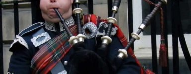 Are-Bagpipes-Irish-or-Scottish-1140x445.jpg