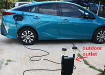 Prius Prime charging_the_battery.jpg