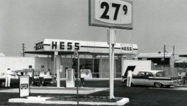 gas station 1960.jpg