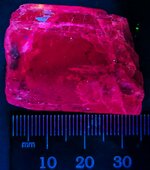 Scapolite, Badakhshan, Afgh., SW 254nm.jpg